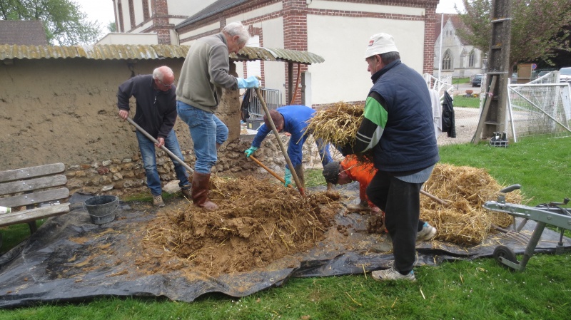 Fichier:Préparation de la bauge.jpg