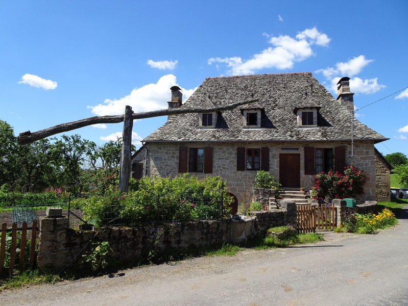 Fichier:Maison puits à balancier.jpg